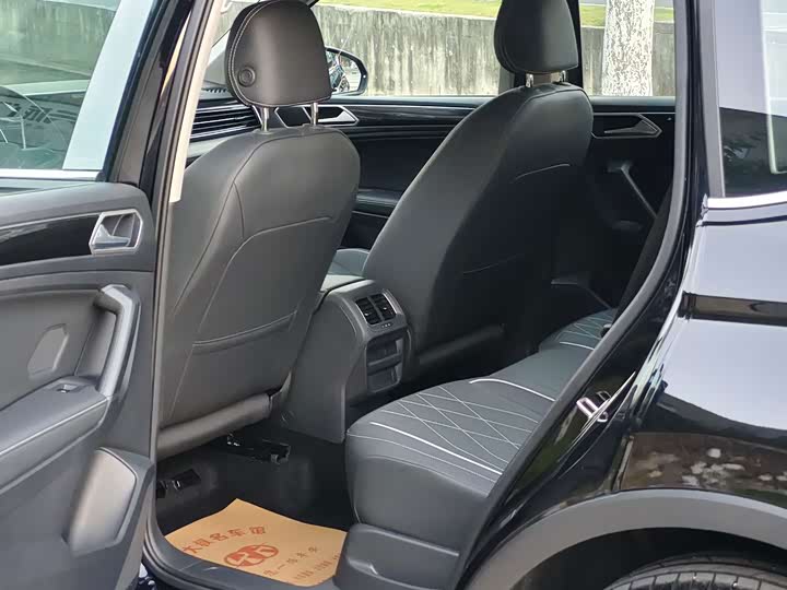 Tiguan L 2026 Outstanding 300TSI Auto 2WD Longteng - zdjęcie 16