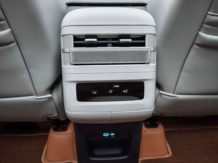 Titan 7 2025 190KM 4WD Max - zdjęcie 12