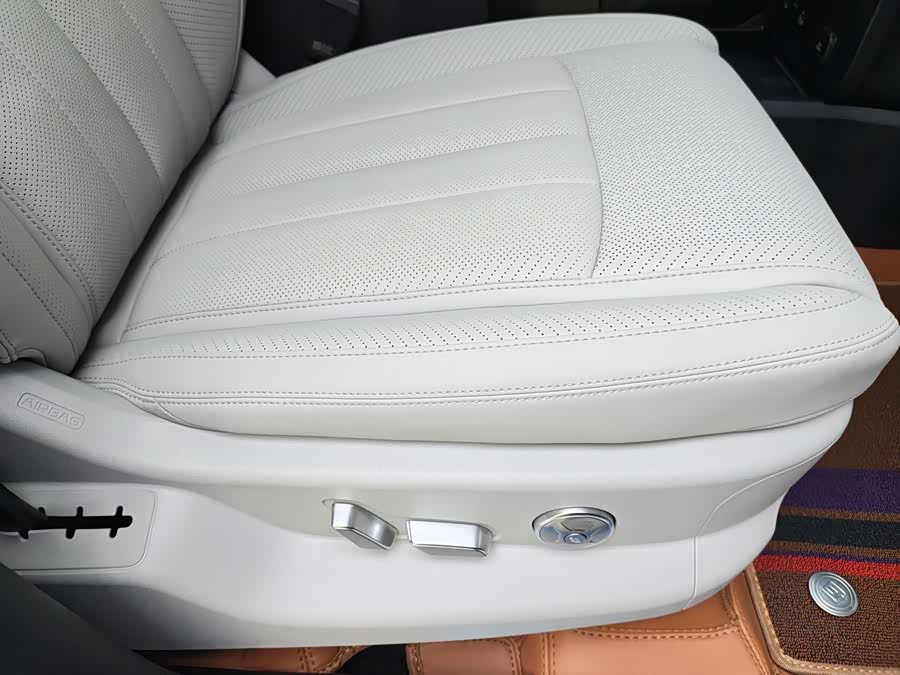 Titan 7 2025 190KM 4WD Max - zdjęcie 13