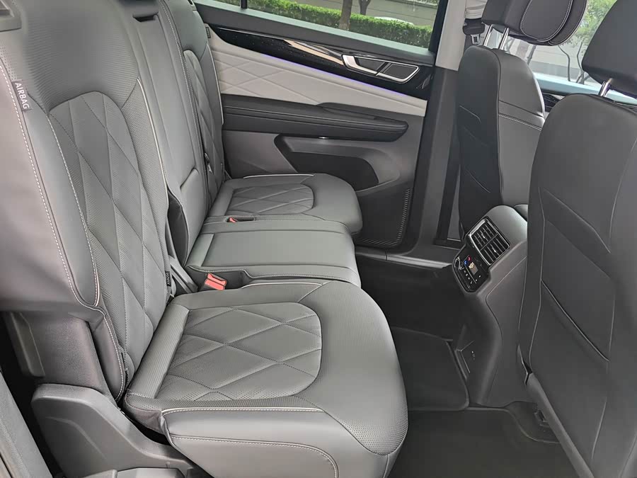 Touareg 2024 380TSI 4WD Luxury - zdjęcie 19