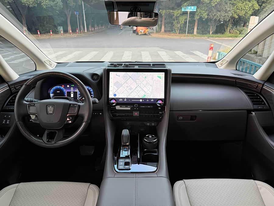 Toyota Crown Dual Engine 2.5L Supreme Executive - zdjęcie 14