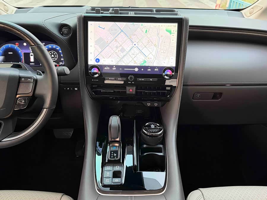 Toyota Crown Dual Engine 2.5L Supreme Executive - zdjęcie 17