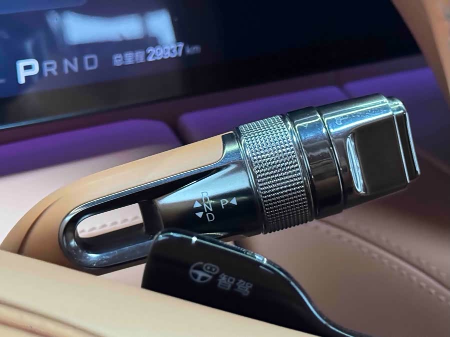 U8 2023 Luxury - zdjęcie 8