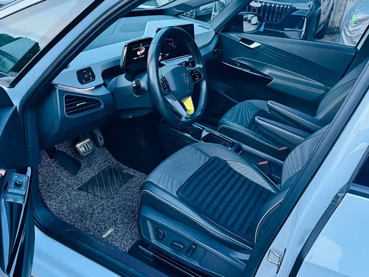Volkswagen ID.3 2023 Pure Intelligent Edition - zdjęcie 13