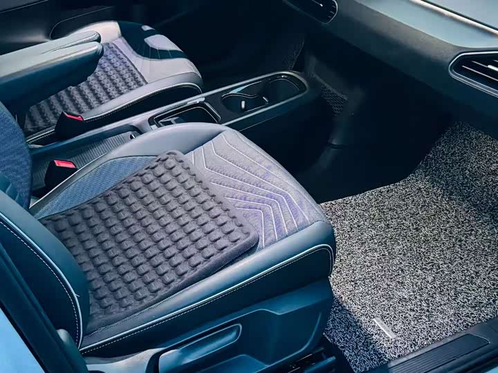 Volkswagen ID.3 2023 Pure Intelligent Edition - zdjęcie 16