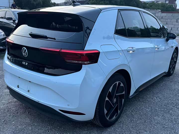 Volkswagen ID.3 2023 Pure Intelligent Edition - zdjęcie 17