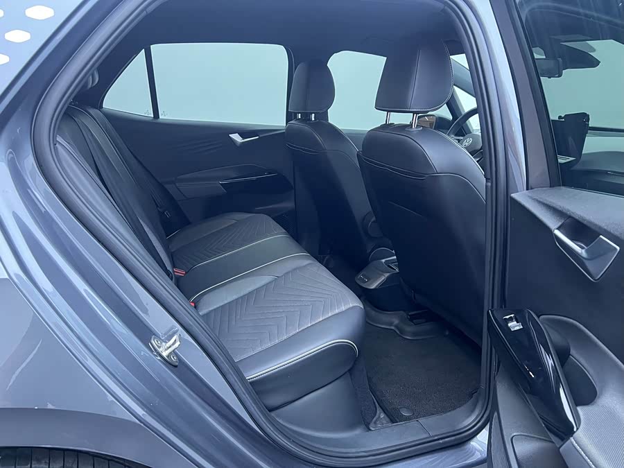 Volkswagen ID.3 2023 Pure Intelligent Edition - zdjęcie 17