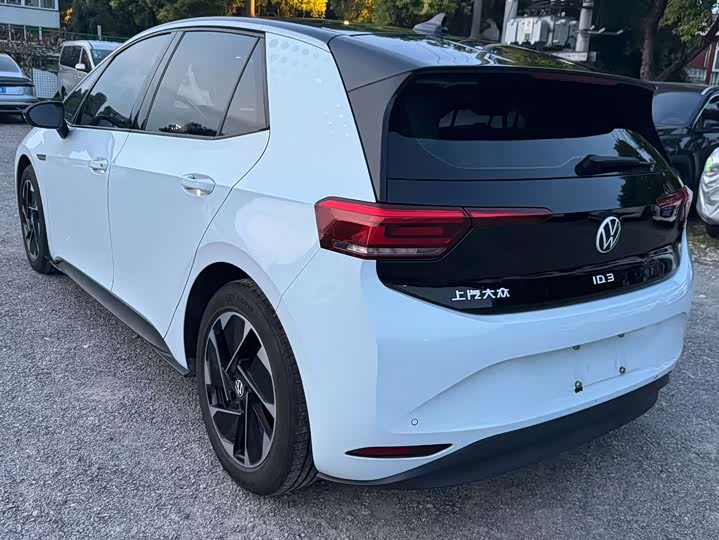 Volkswagen ID.3 2023 Pure Intelligent Edition - zdjęcie 18