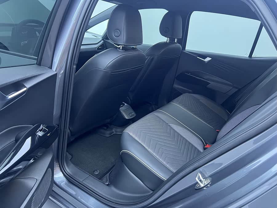Volkswagen ID.3 2023 Pure Intelligent Edition - zdjęcie 18