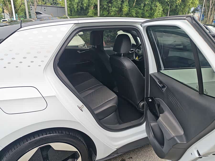 Volkswagen ID.3 2023 Pure Intelligent Edition - zdjęcie 4