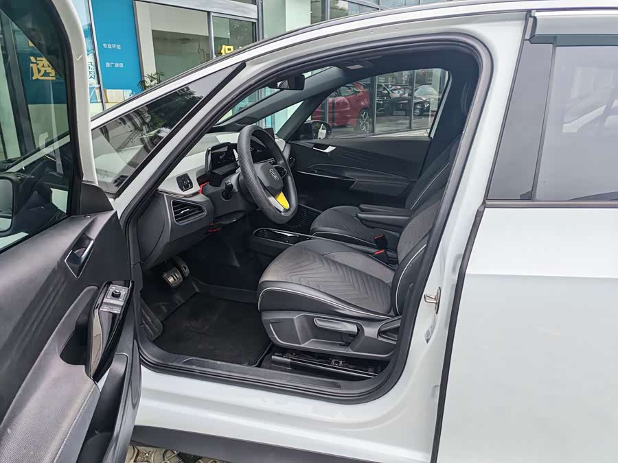 Volkswagen ID.3 2023 Pure Intelligent Edition - zdjęcie 10
