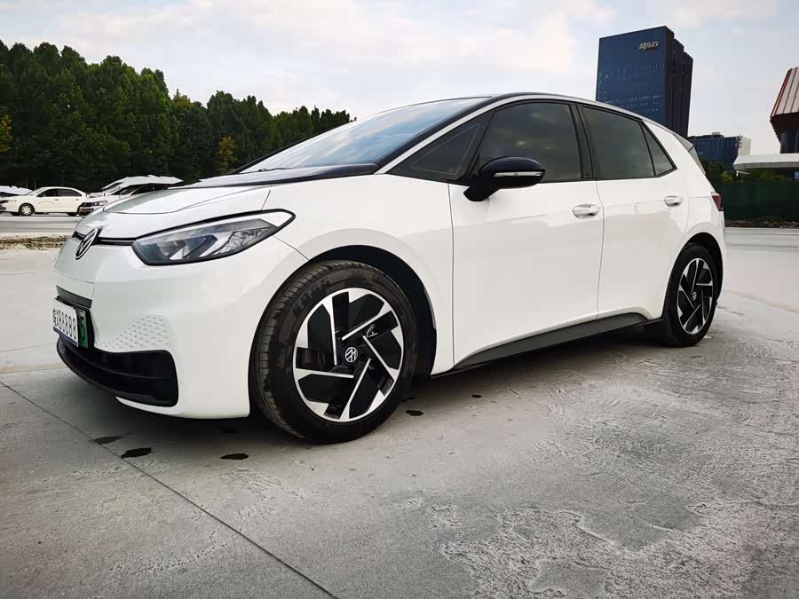 Volkswagen ID.3 2024 Outstanding - zdjęcie 1