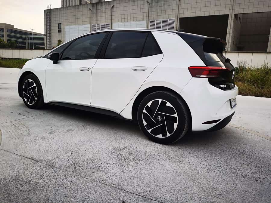 Volkswagen ID.3 2024 Outstanding - zdjęcie 15