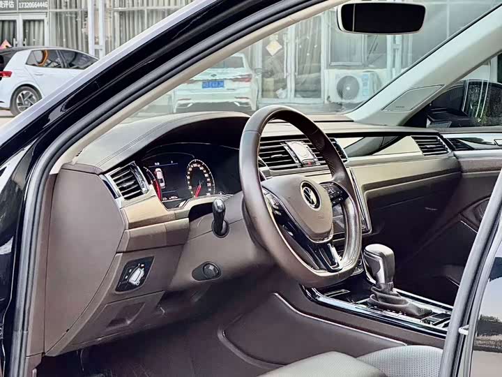 Volkswagen Phideon 2021 380TSI Premium - zdjęcie 12