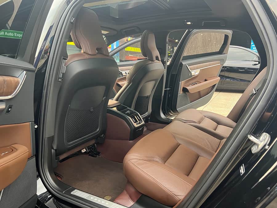 Volvo S90 2023 B5 Intelligent Luxury - zdjęcie 12