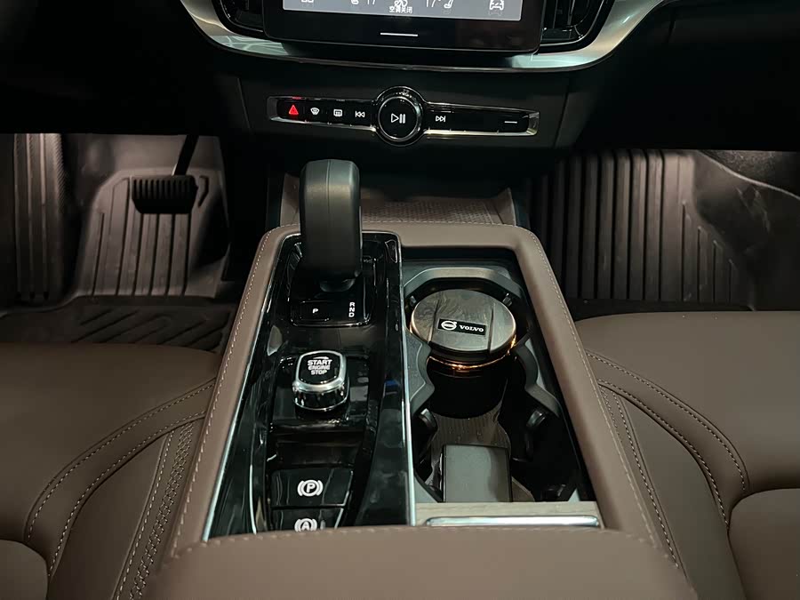 Volvo S90 2026 B5 Intelligent Luxury - zdjęcie 11