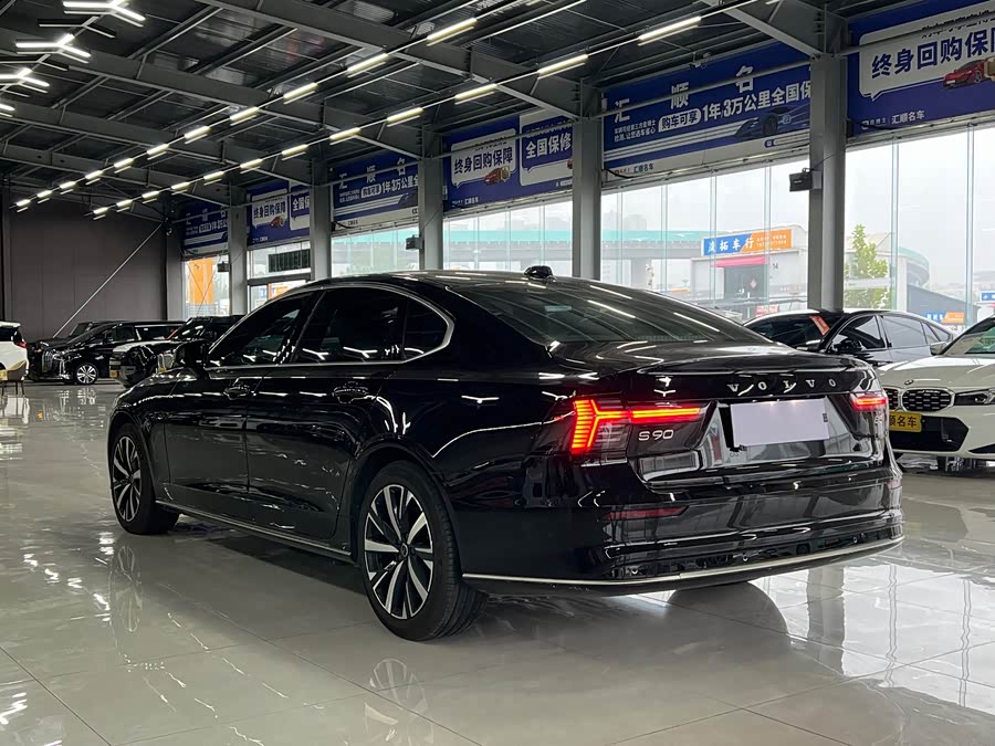Volvo S90 2026 B5 Intelligent Luxury - zdjęcie 16
