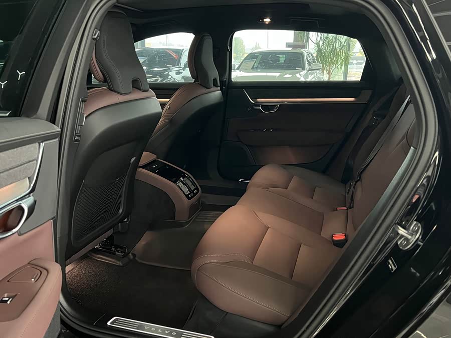 Volvo S90 2026 B5 Intelligent Luxury - zdjęcie 5