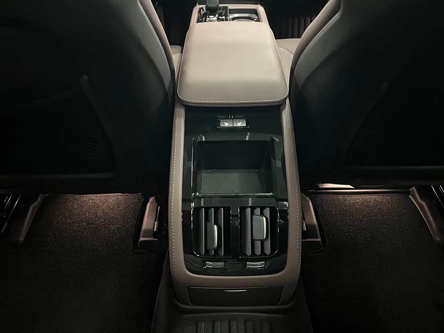 Volvo S90 2026 B5 Intelligent Luxury - zdjęcie 8