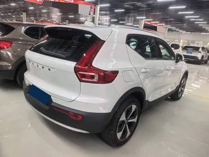 Volvo XC40 2024 B4 4WD Intelligent Luxury - zdjęcie 11
