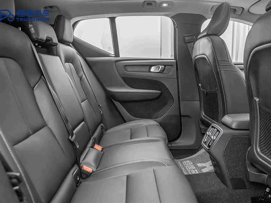 Volvo XC40 2024 B4 4WD Intelligent Luxury - zdjęcie 16