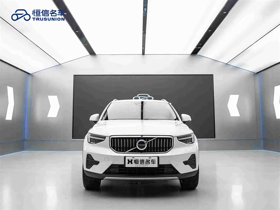 Volvo XC40 2024 B4 4WD Intelligent Luxury - zdjęcie 3