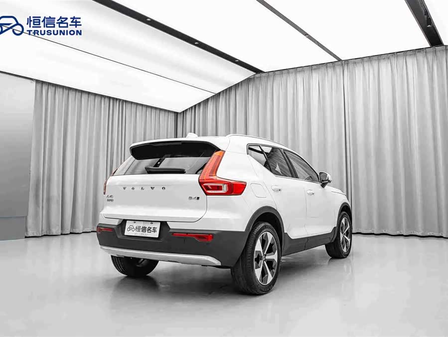 Volvo XC40 2024 B4 4WD Intelligent Luxury - zdjęcie 5