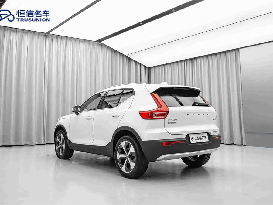Volvo XC40 2024 B4 4WD Intelligent Luxury - zdjęcie 7