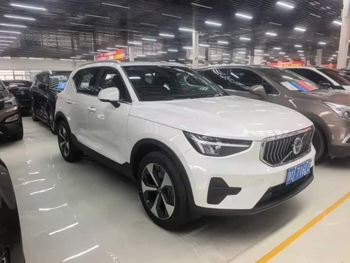 Volvo XC40 2024 B4 4WD Intelligent Luxury - zdjęcie 9