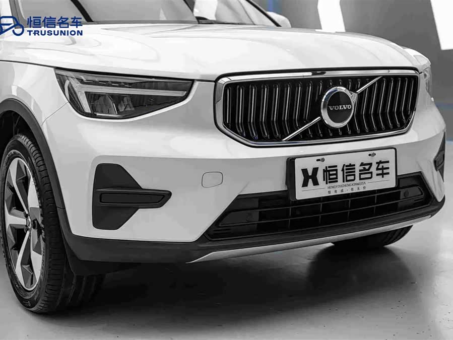 Volvo XC40 2024 B4 4WD Intelligent Luxury - zdjęcie 9