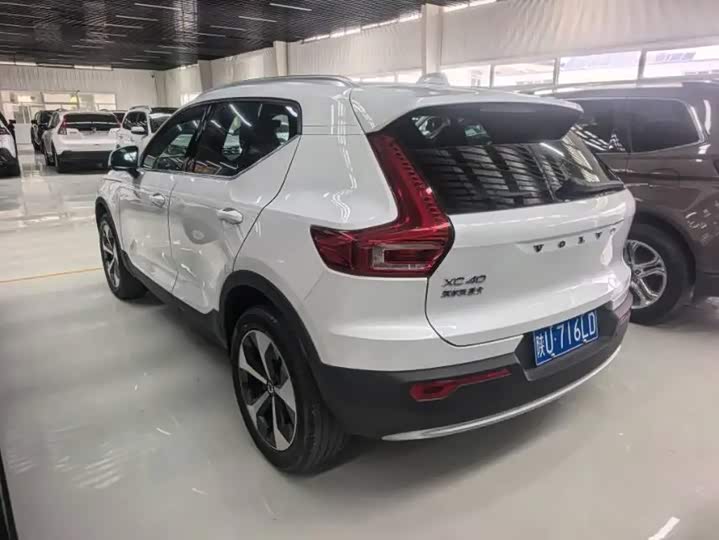 Volvo XC40 2024 B4 4WD Intelligent Luxury - zdjęcie 10