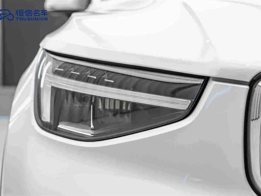 Volvo XC40 2024 B4 4WD Intelligent Luxury - zdjęcie 10