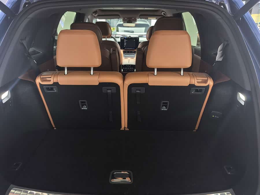 Wenjie M7 2026 2.0T Extended Range Ultra 4WD 6-Seater (192-Line Laser Radar) - zdjęcie 11