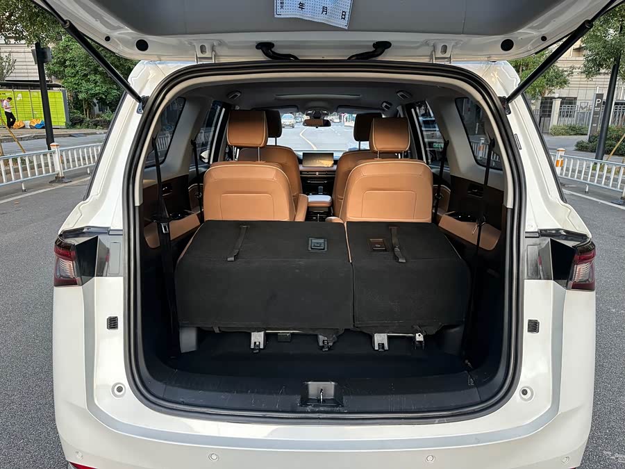 Wuling Jiachen 2023 2.0L DHT Flagship - zdjęcie 11