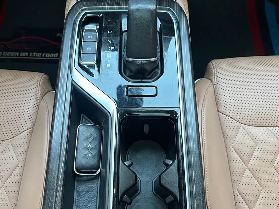 Wuling Jiachen 2023 2.0L DHT Flagship - zdjęcie 14