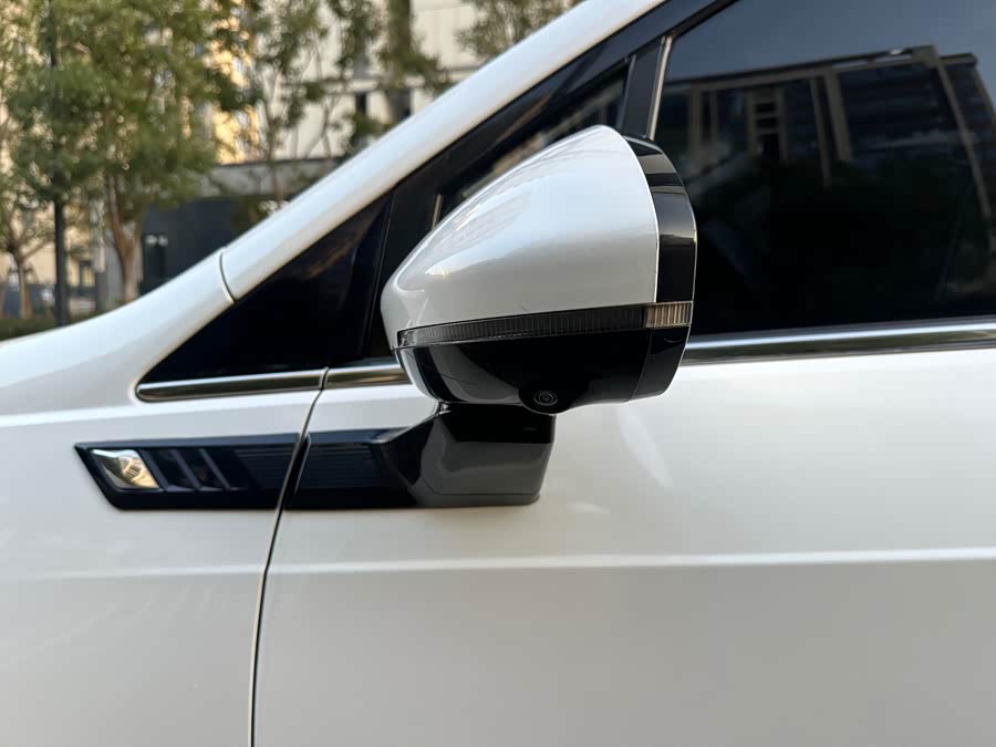 Wuling Jiachen 2023 2.0L DHT Flagship - zdjęcie 17
