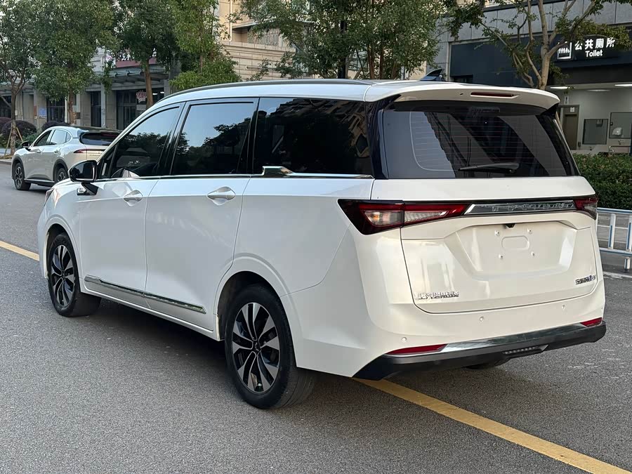 Wuling Jiachen 2023 2.0L DHT Flagship - zdjęcie 7