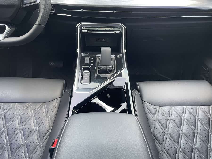 Wuling Xingchen 2.0L DHT - zdjęcie 10