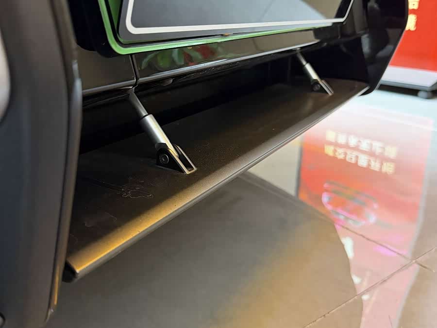 Xiaomi SU7 Ultra 2025 - zdjęcie 12
