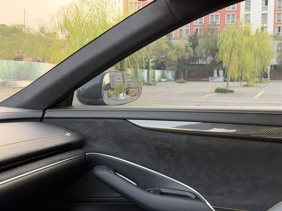 Xiaomi SU7 Ultra 2025 - zdjęcie 16