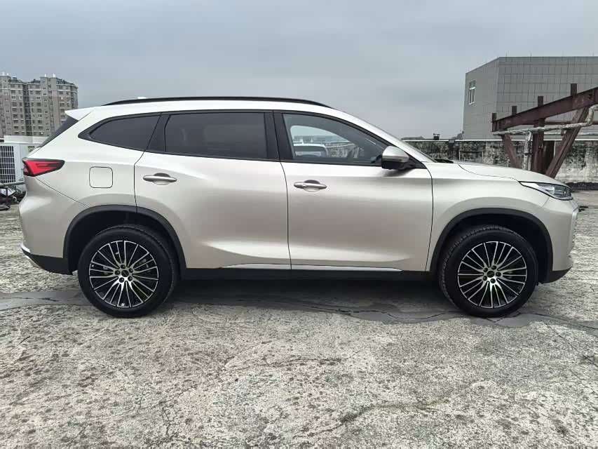 Xingtu Lingyun 2025 400T 2WD Night Edition - zdjęcie 3