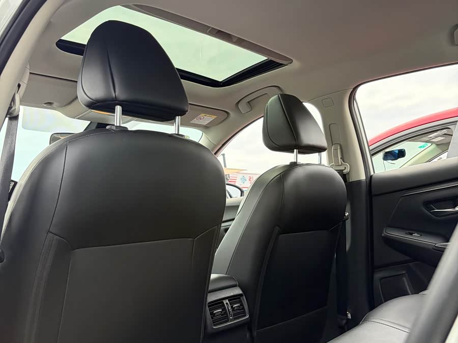 Xuan Yi 2023 1.6L CVT Enjoy Edition - zdjęcie 8