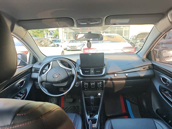 YARiS L 2022 X 1.5L CVT Luxury PLUS - zdjęcie 19
