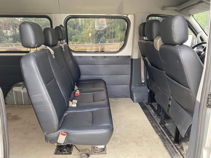 Yufeng 2021 2.4T FWD Logistics Van Short Wheelbase Medium Roof 5-9 Seats National VI YCY24140-60A - zdjęcie 17