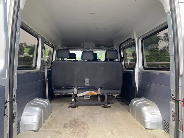 Yufeng 2021 2.4T FWD Logistics Van Short Wheelbase Medium Roof 5-9 Seats National VI YCY24140-60A - zdjęcie 18