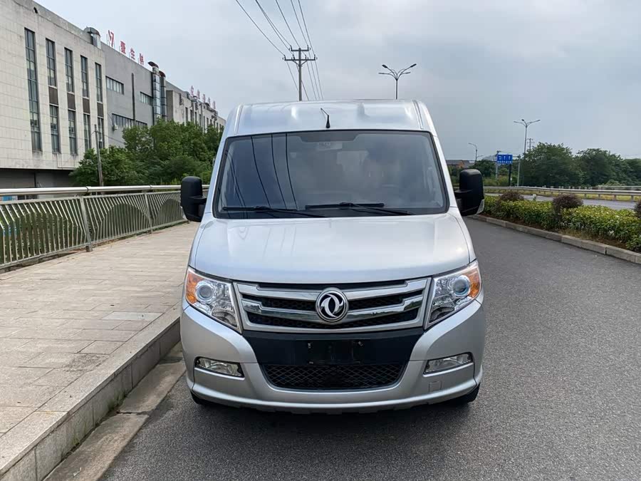 Yufeng 2021 2.4T FWD Logistics Van Short Wheelbase Medium Roof 5-9 Seats National VI YCY24140-60A - zdjęcie 4