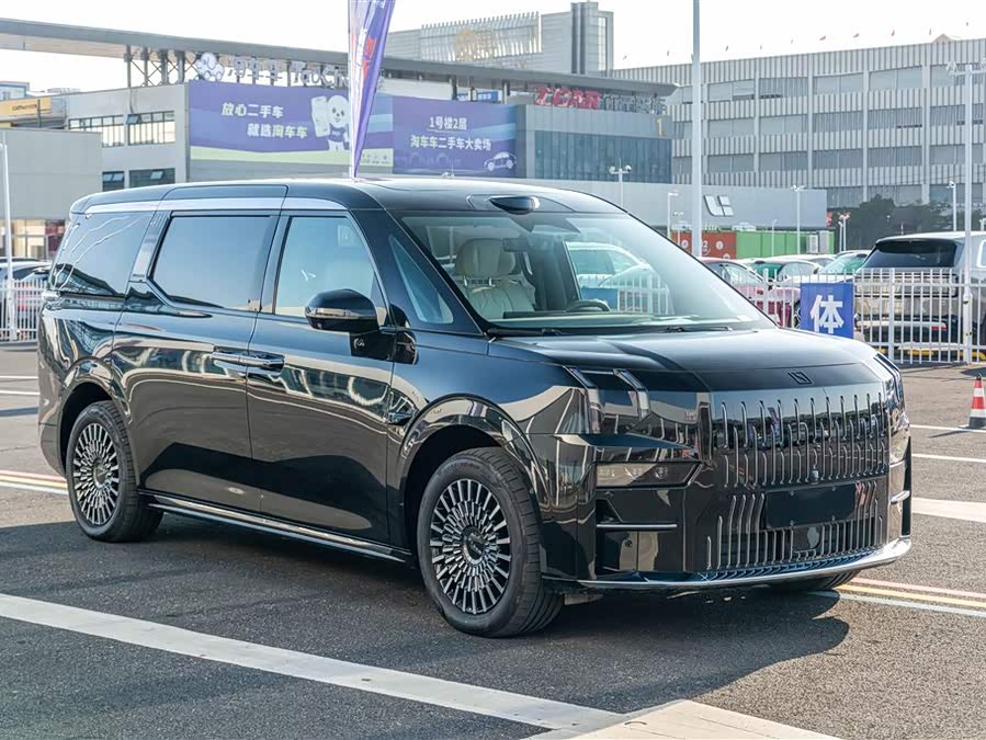 Zeekr 009 2024 6-Seater Executive 4WD 108kWh - zdjęcie 3