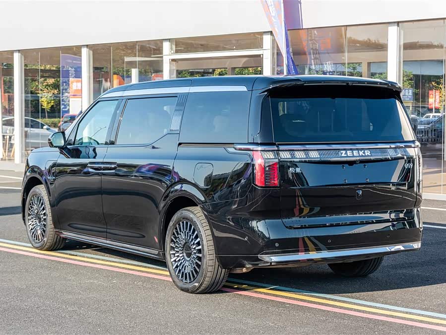 Zeekr 009 2024 6-Seater Executive 4WD 108kWh - zdjęcie 6