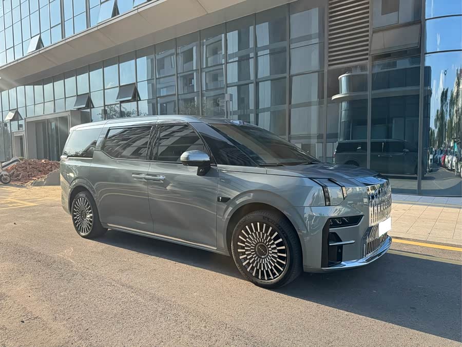 Zeekr 009 2024 6-Seater Executive 4WD 140kWh - zdjęcie 3