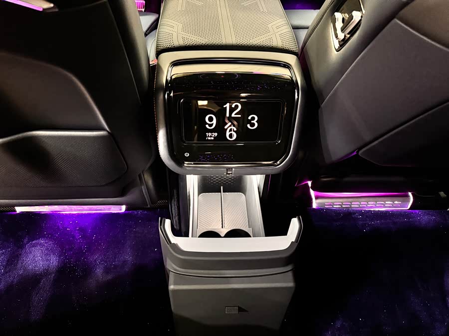 Zeekr 9X 2025曜黑版 70kWh 6-seater - zdjęcie 18